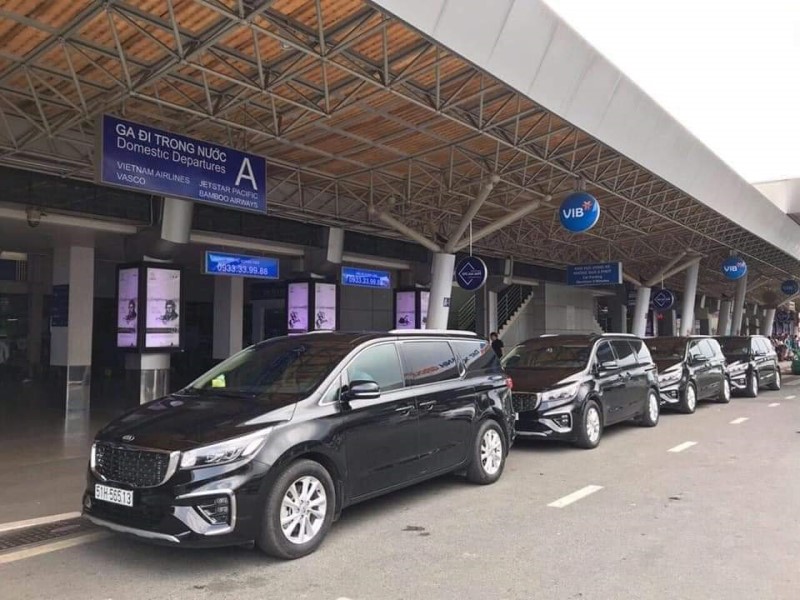Đặt xe 7 chỗ sân bay Tân Sơn Nhất - Giải pháp di chuyển tối ưu cho gia đình và nhóm đông