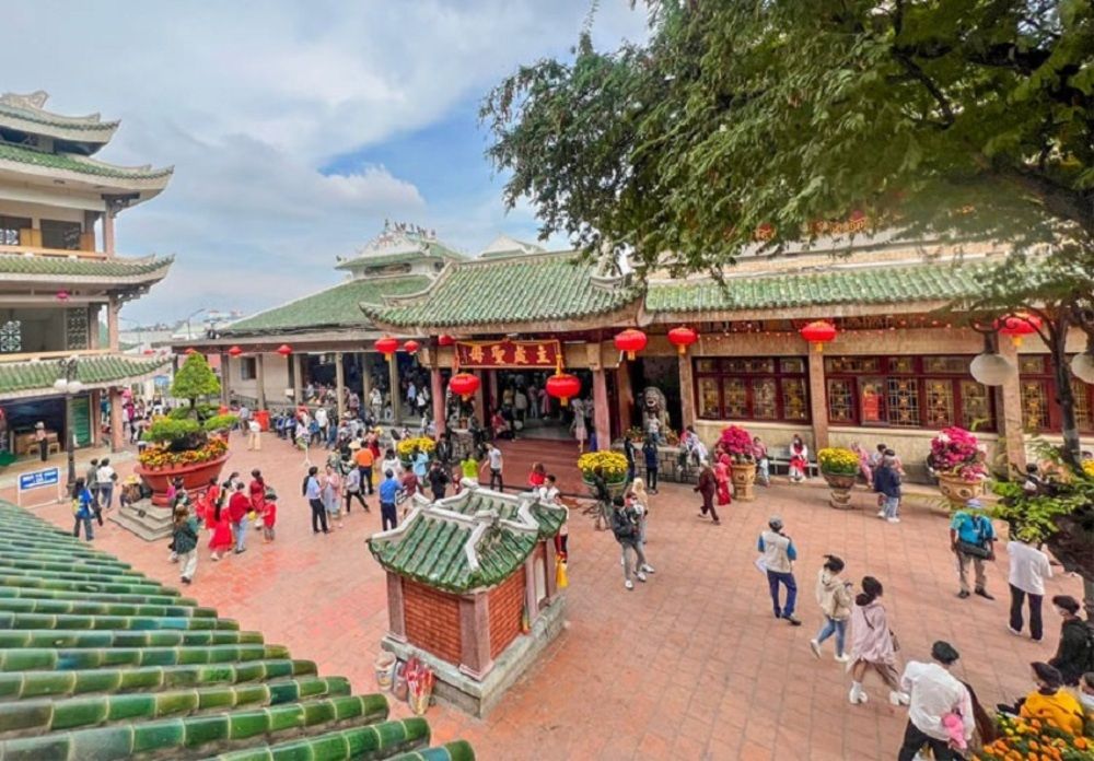 3903e861 chua ba chau doc an giang 8